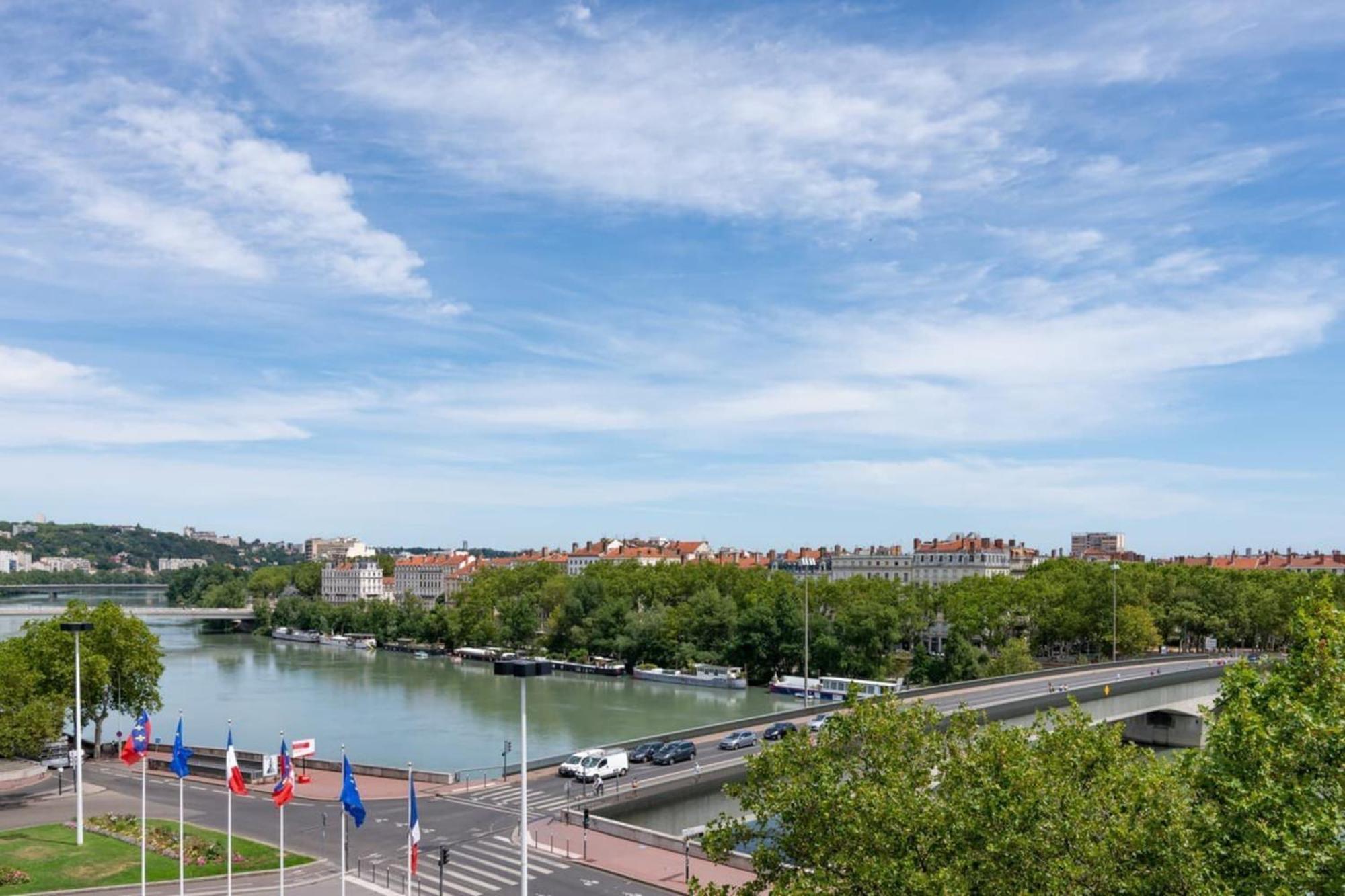Le Central Rhône 2 Lião Exterior foto